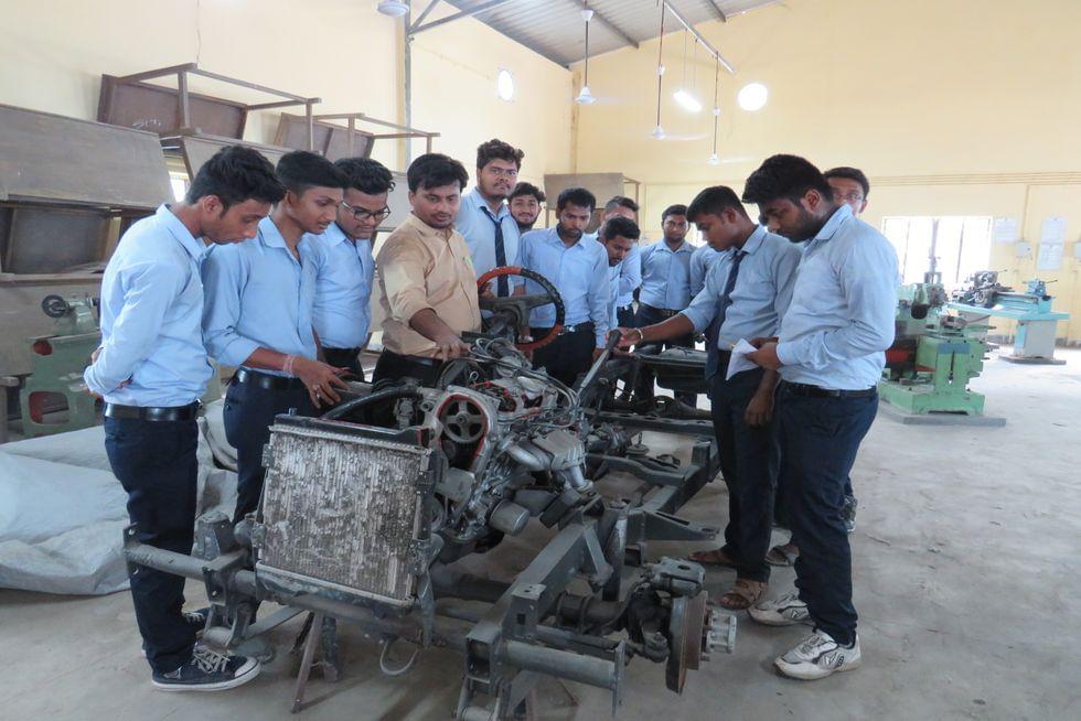 JIS School of Polytechnic Kolkata Labs photo 23